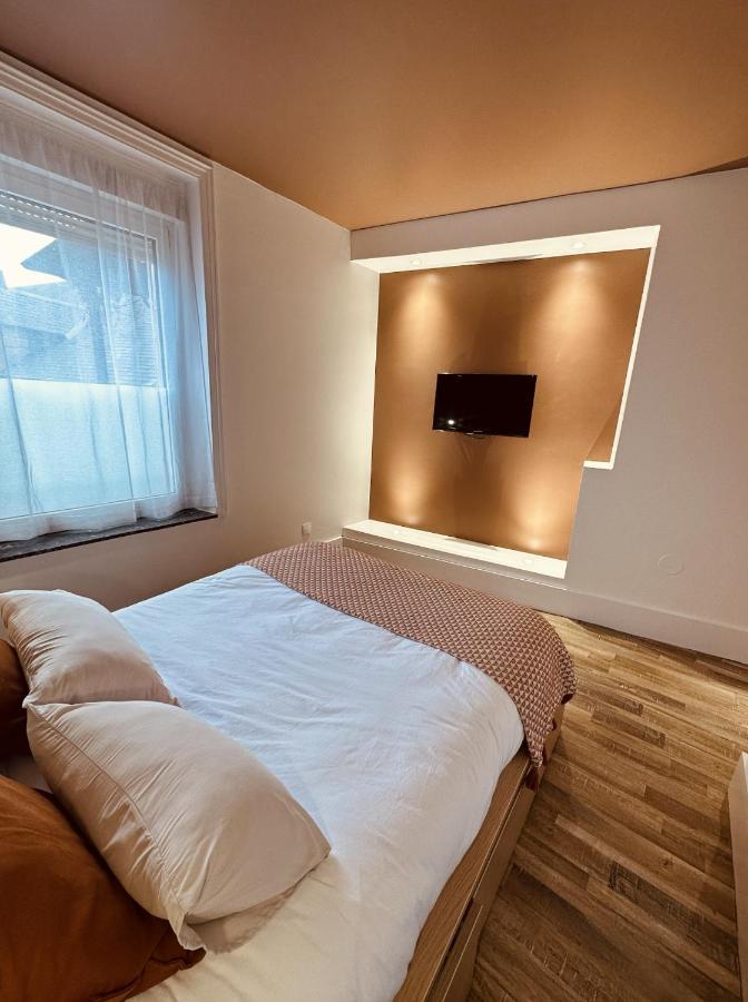 Studio 2 Du Spa Celinie Warcq Bagian luar foto