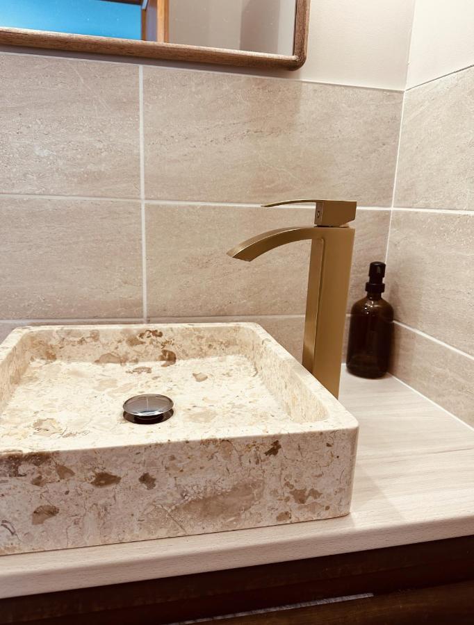 Studio 2 Du Spa Celinie Warcq Bagian luar foto